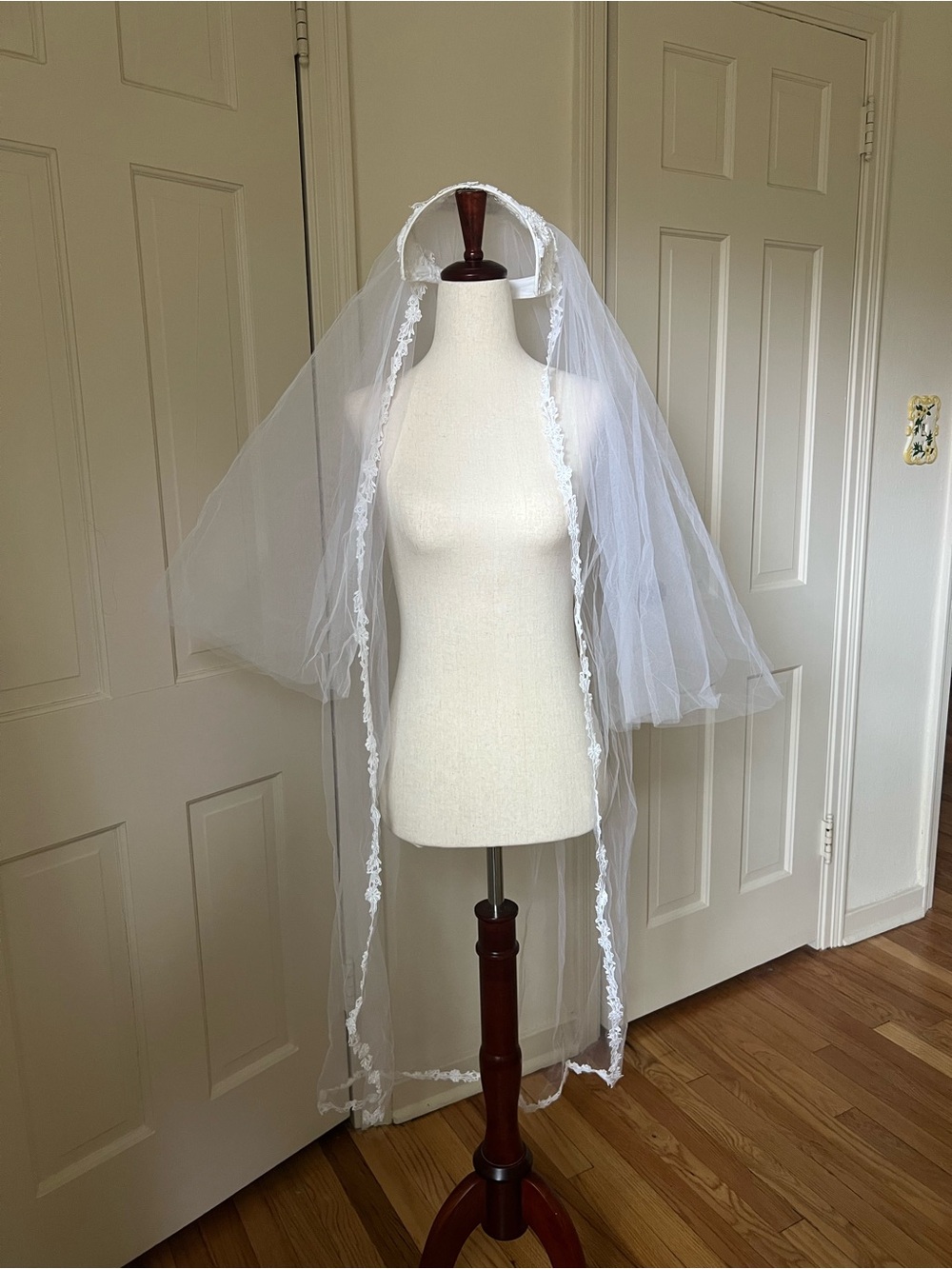 Vintage 70s Cap Veil with Blusher